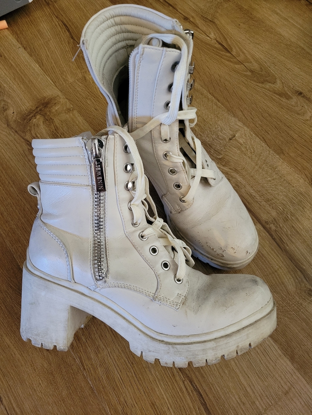 Nine West White Women's Combat Lace-Up Boots size 9